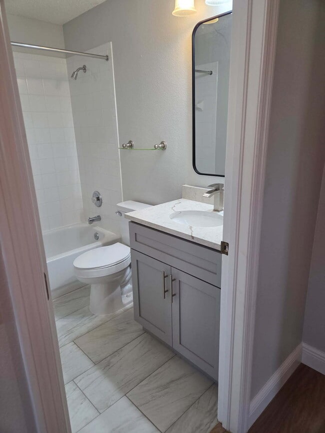 Building Photo - "Discover Comfort and Style in This Spacious 2-Bed, 2-Bath home at 6240 Fairskies Dr, New Port Ri...