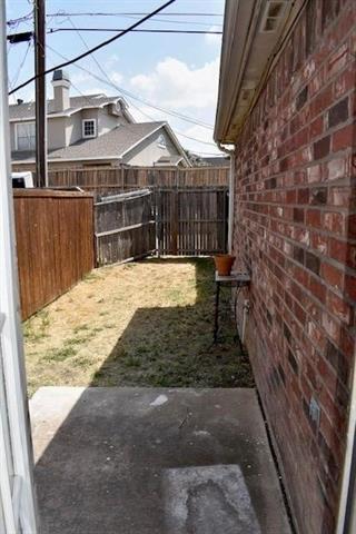 Building Photo - 8660 Hawthorne St