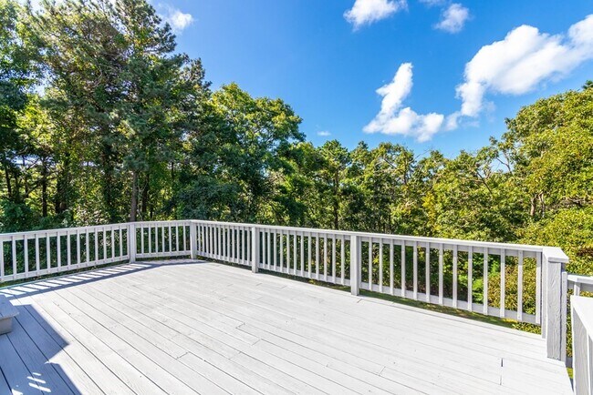 Building Photo - 24 Longshank Cir