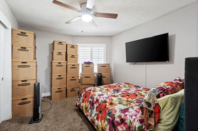 Building Photo - North Fresno 3/2