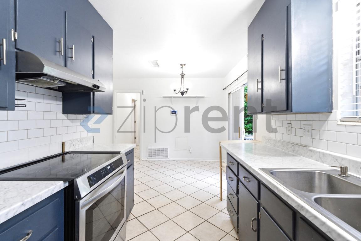 Building Photo - Unit