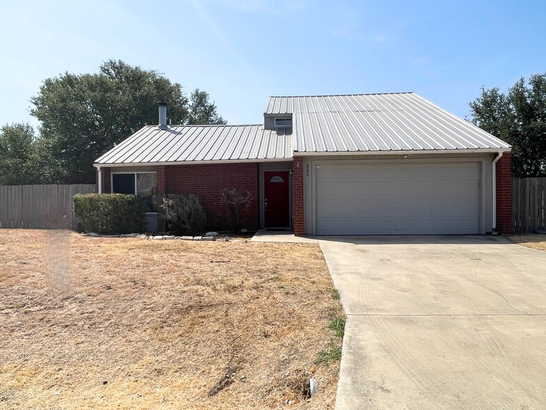 Primary Photo - 206 Ariana Ct