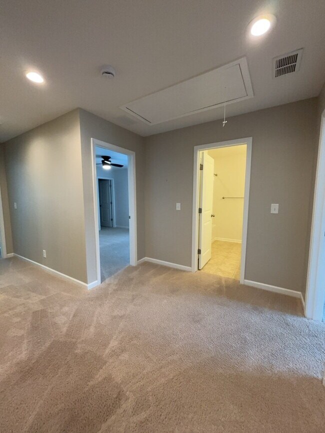 Building Photo - 292 Calm Water Way