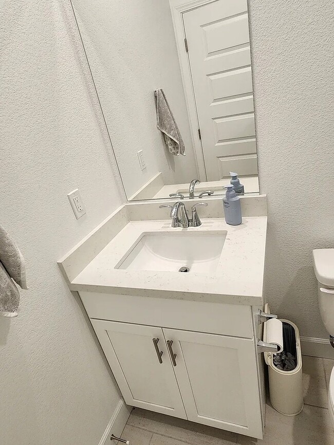 Building Photo - Bright & Cozy 1 Bed / 1 Bath Living Space in Stockton Ca