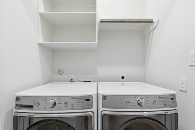 Building Photo - 1236 W 21st St