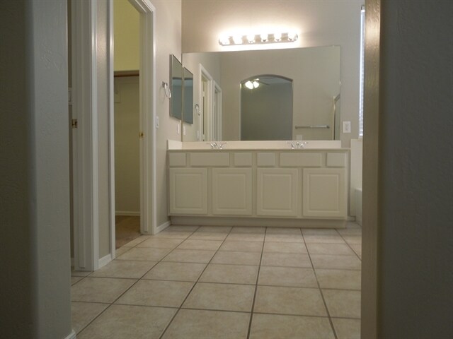 Building Photo - 12717 W Earll Dr