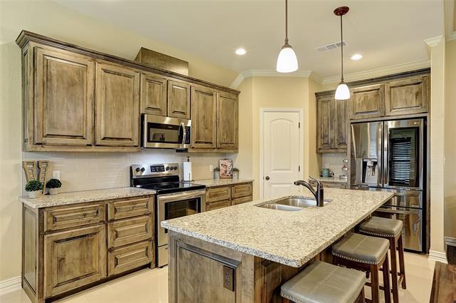 Building Photo - 102 Prairie Grass Dr