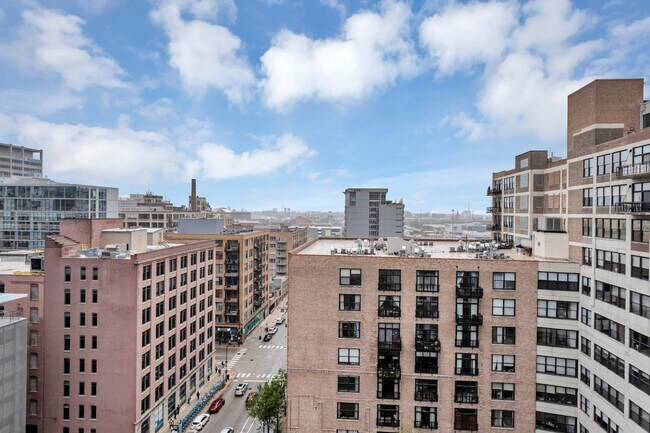 Building Photo - 210 S Desplaines St