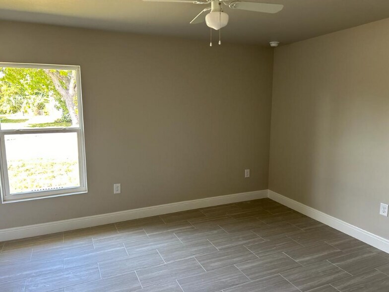 Building Photo - 2944 Evans Ave