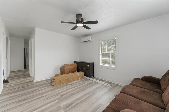 Building Photo - 8516 Spaulding St