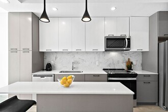 Building Photo - 1406 Valentine St