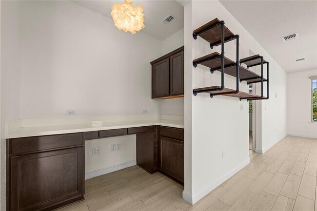 Building Photo - 8011 Orizzonte St