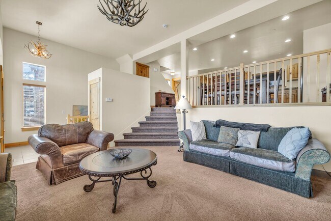 Building Photo - Furnished Bear Hollow Townhome