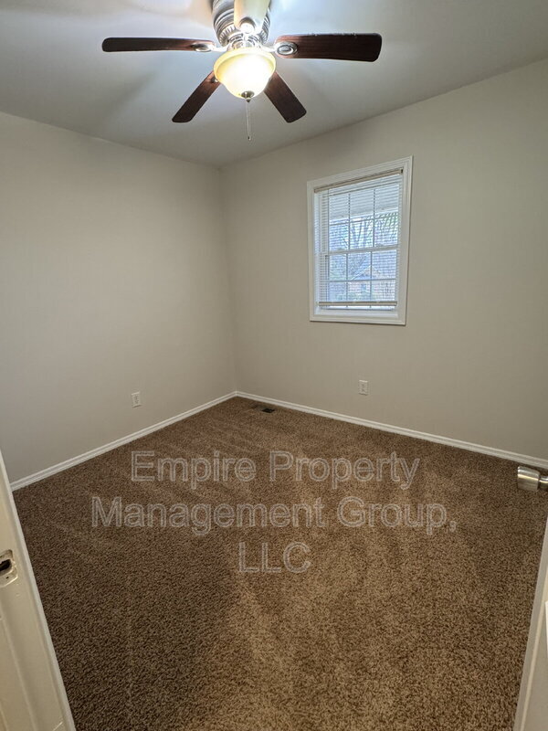 Building Photo - 103 Yorkshire Dr