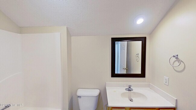 Building Photo - 108 Chastain Dr