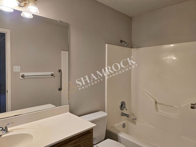 Building Photo - 2/2 Robinson ISD Duplex