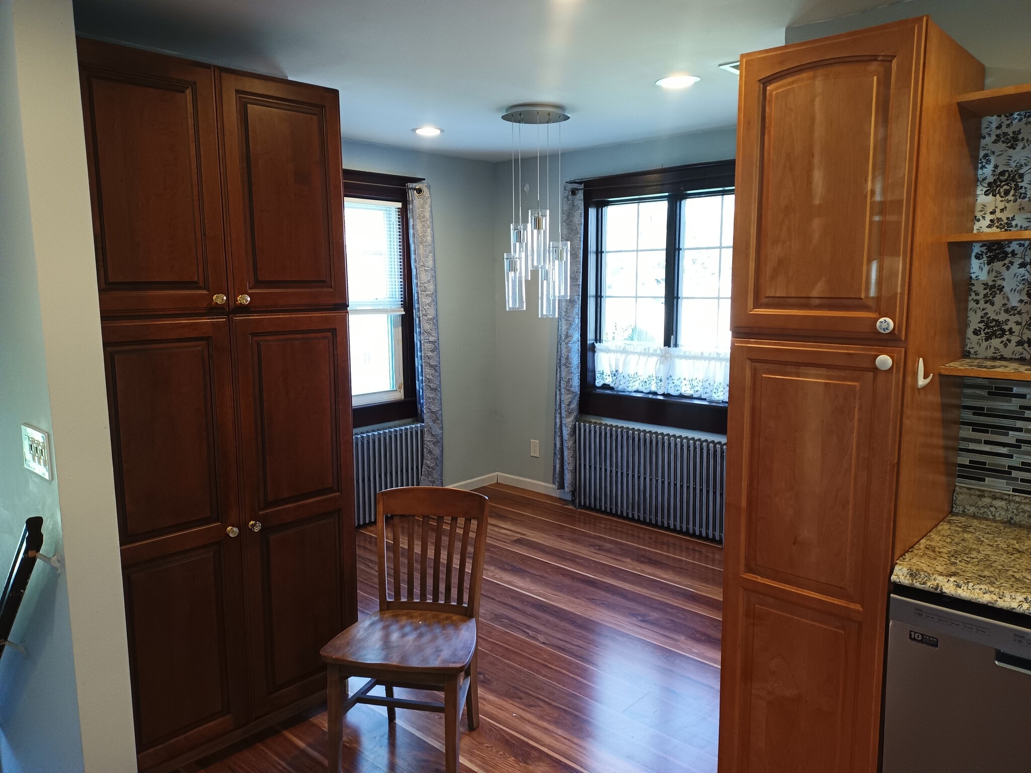 Building Photo - 11 47th St