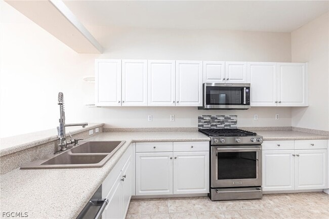 Building Photo - 9282 Palm Island Cir