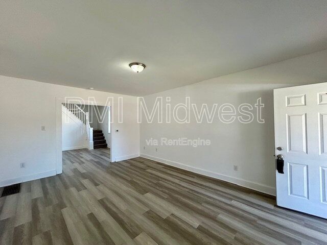 Building Photo - 2960 N Park Ave