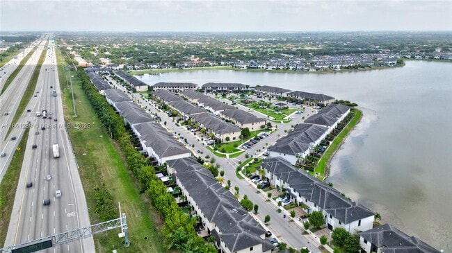Building Photo - 15826 NW 91st Ct