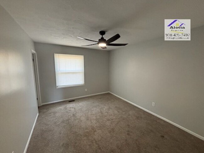 Building Photo - 415 Atwell Dr