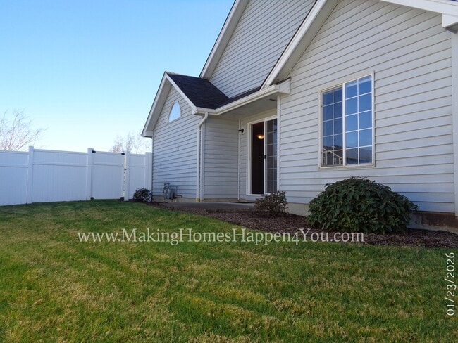 Building Photo - 7475 Parkplace Dr NE