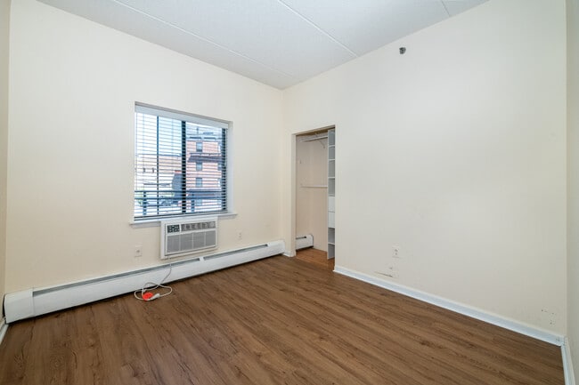 Building Photo - 123 Mamaroneck Ave