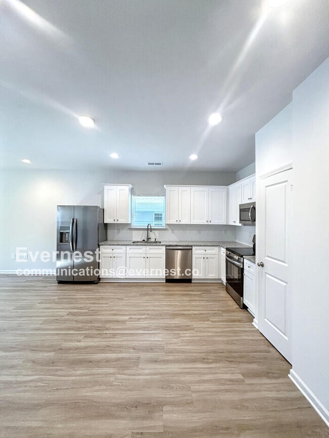 Building Photo - Modern Comfort: 3 Bed, 2 Bath Home with Attached Garage and Appliances | Pet Friendly | Available...