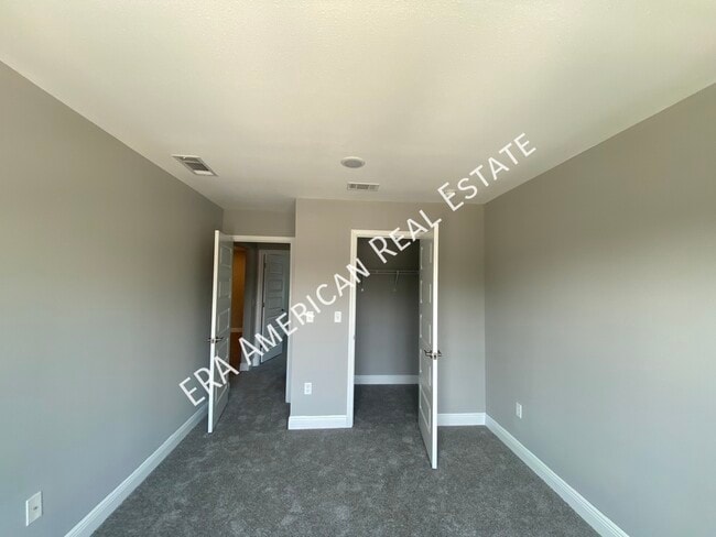 Building Photo - 987 Skylark Rd
