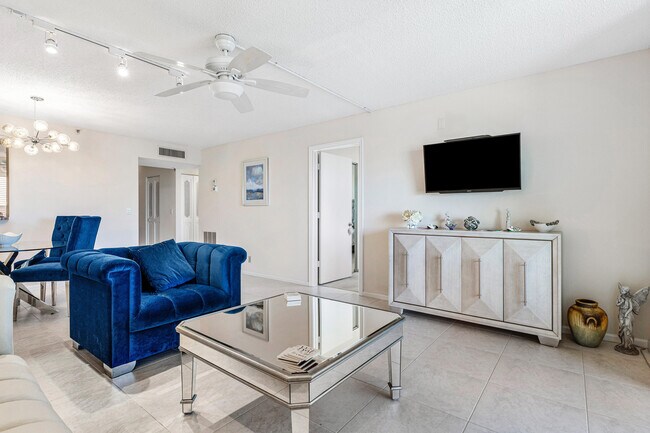 Building Photo - 14575 Bonaire Blvd