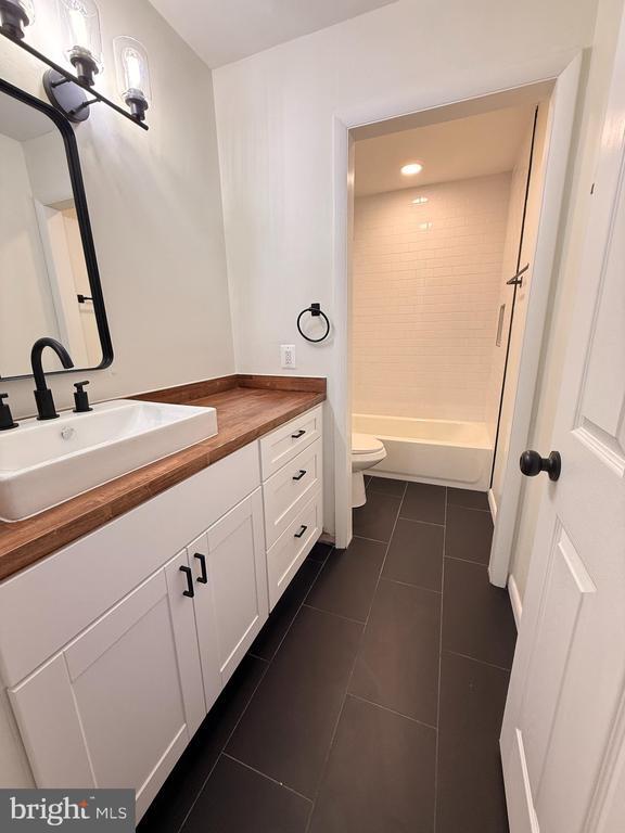 Building Photo - 1340 Rigbie Hall Ct