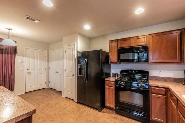 Building Photo - 7414 Birmingham Forest Dr