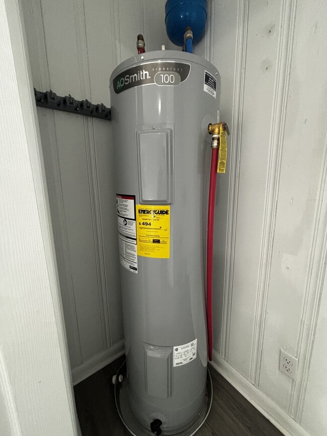 Building Photo - 516 Olivia Ln