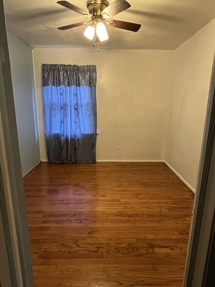 First floor bedroom - 1105 Russell Ave