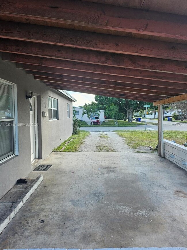 Building Photo - 701 N 70th Ave