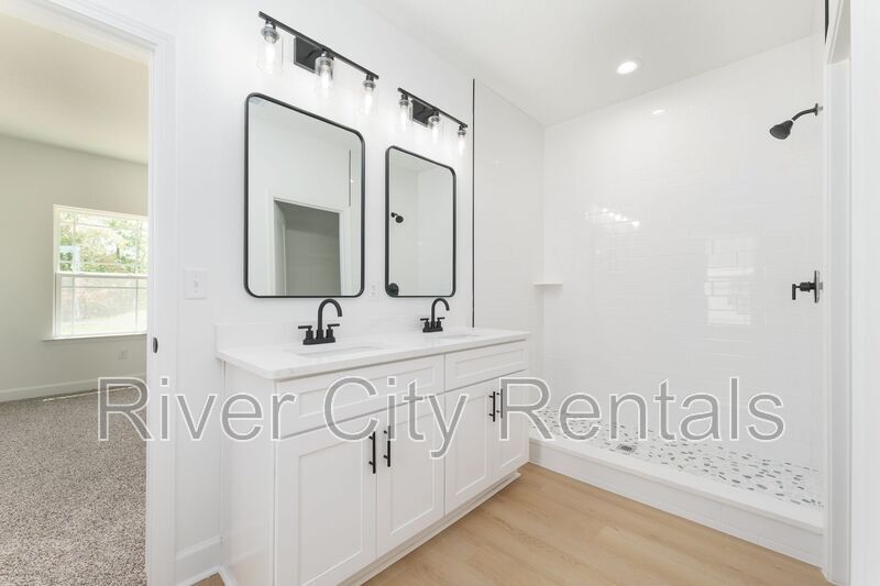 Building Photo - 9273 Dolphin St