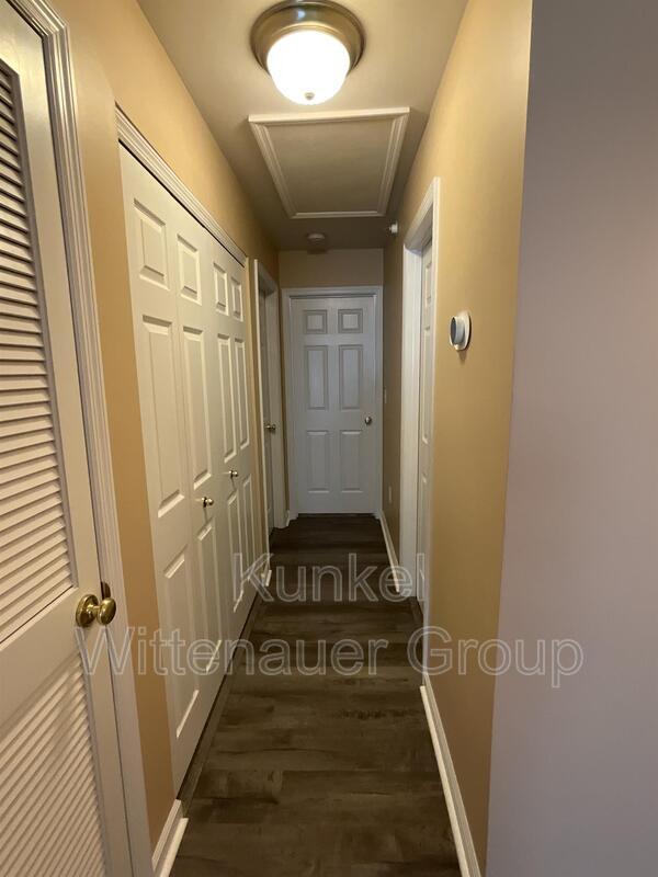 Building Photo - 721 Tower Grove Dr