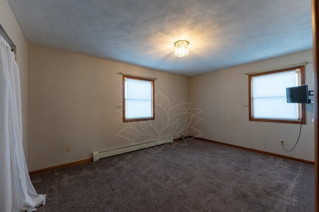 Building Photo - 89 S Washington St