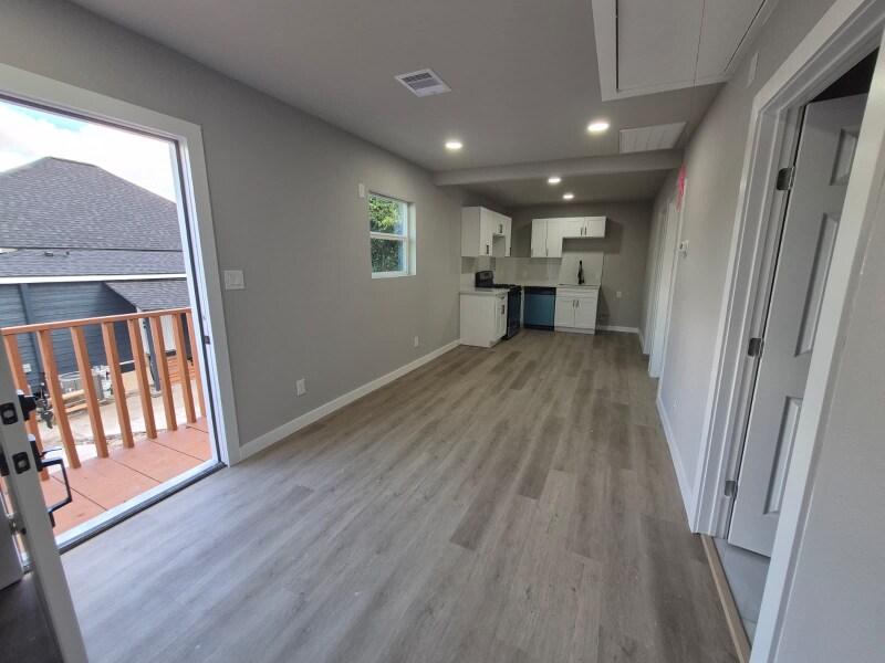 Building Photo - 2209 Gano St