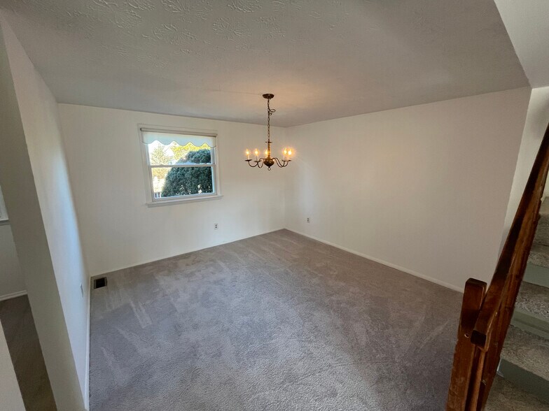 Building Photo - 6310 Meeting House Way