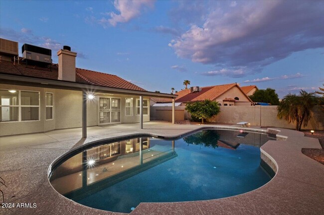 Building Photo - 5623 E Gelding Dr
