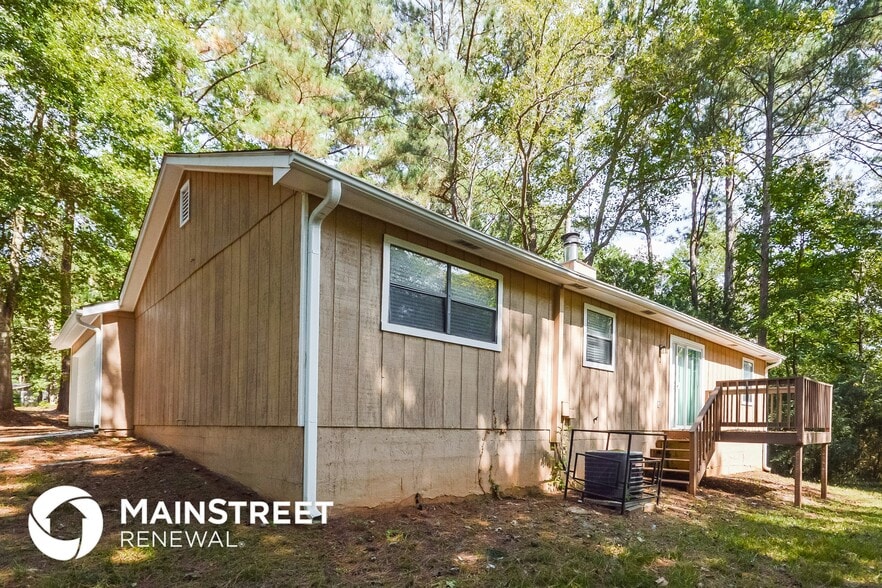 Building Photo - 1235 Woodland Ct SE