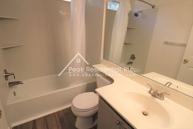 Building Photo - 2641 Decker Way