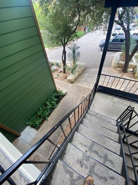 Building Photo - 1125 Hollow Creek Dr