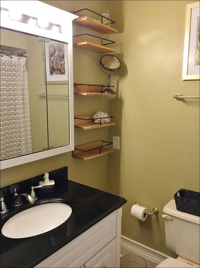 Building Photo - 488 Cedar Walk