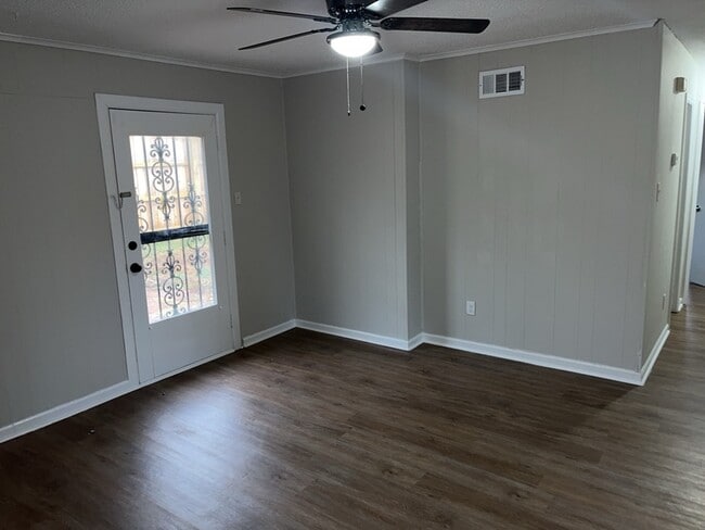 Building Photo - 4833 Scottsdale Ave