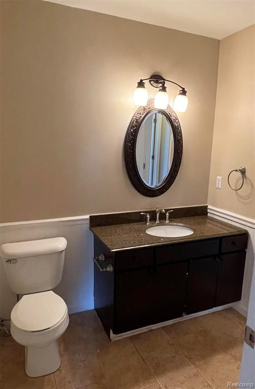 Building Photo - 1215 Oaklawn Dr