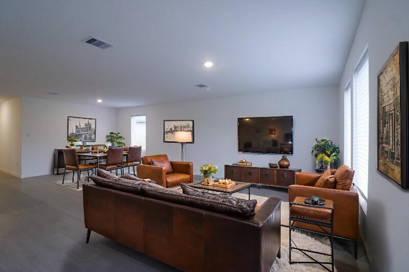 Building Photo - 2511 Night Emerald Dr