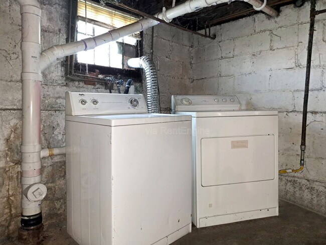 Building Photo - 1209 Central Ave