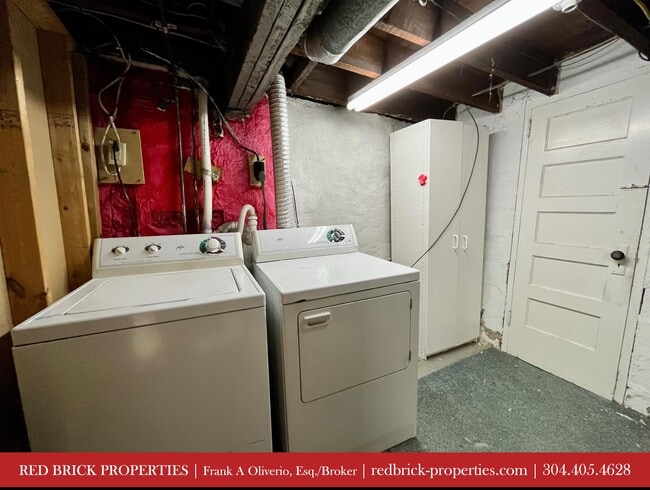 Building Photo - 912 Gaston Ave